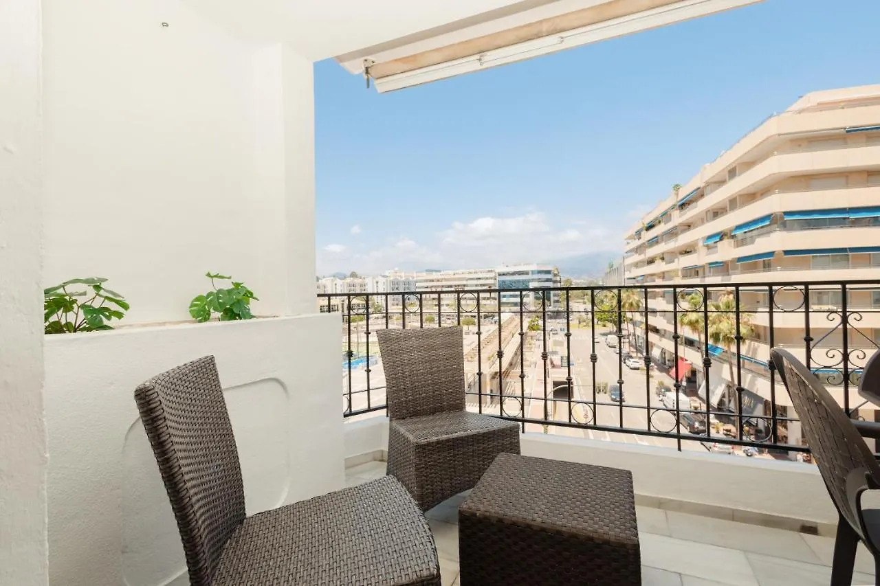 Vacation Apartment With Private Parking In Puerto Banus Marbella